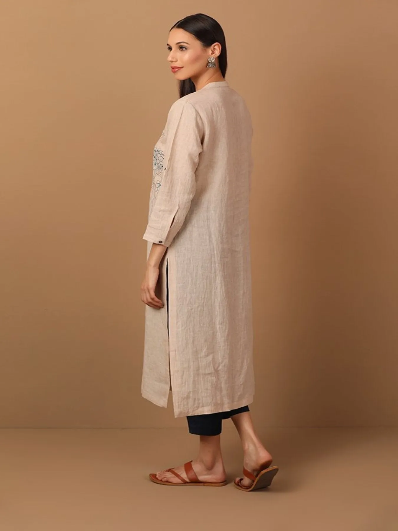 Earthy Toned Long Kurta With Delicate Flower Pattern