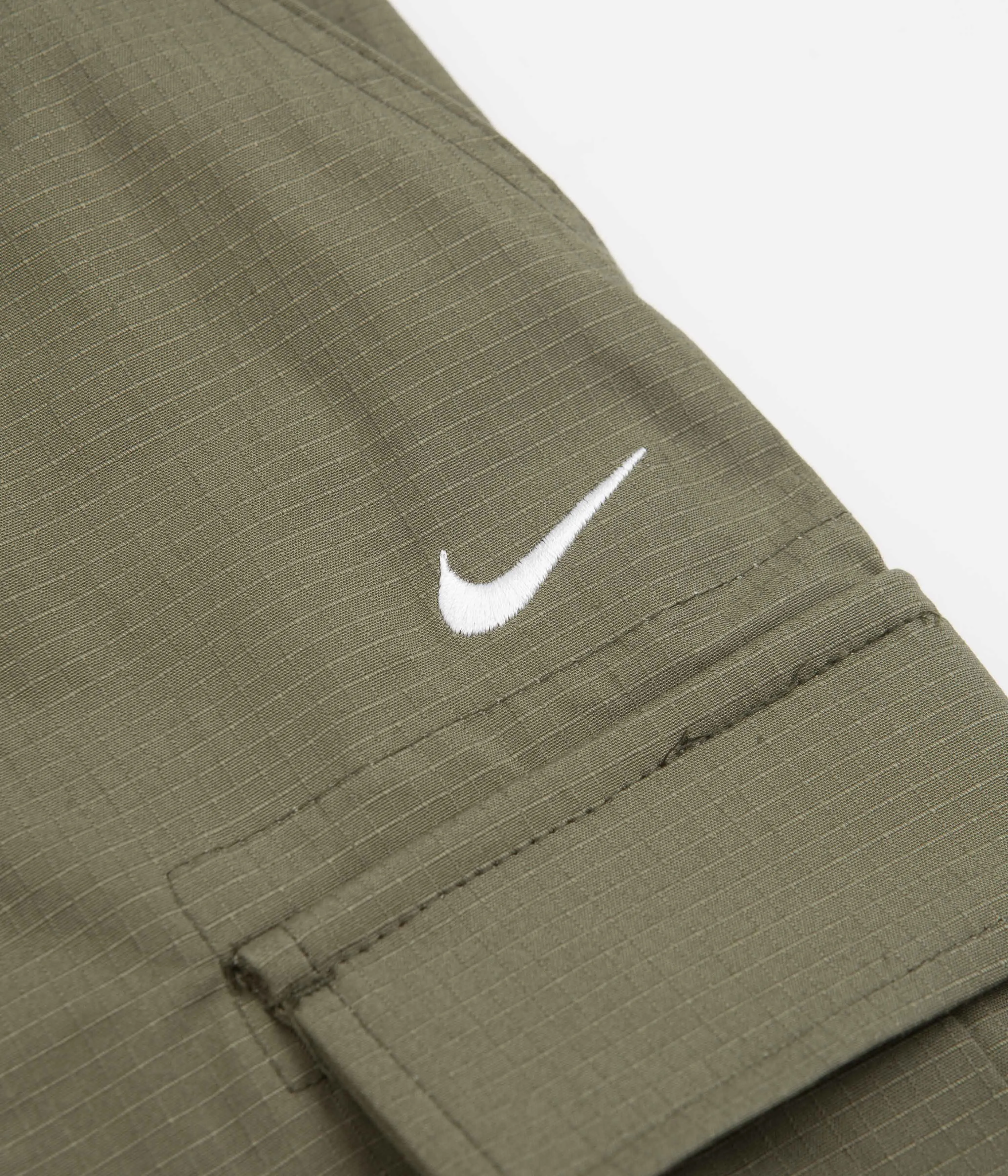 Nike SB Cargo Shorts - Medium Olive / White