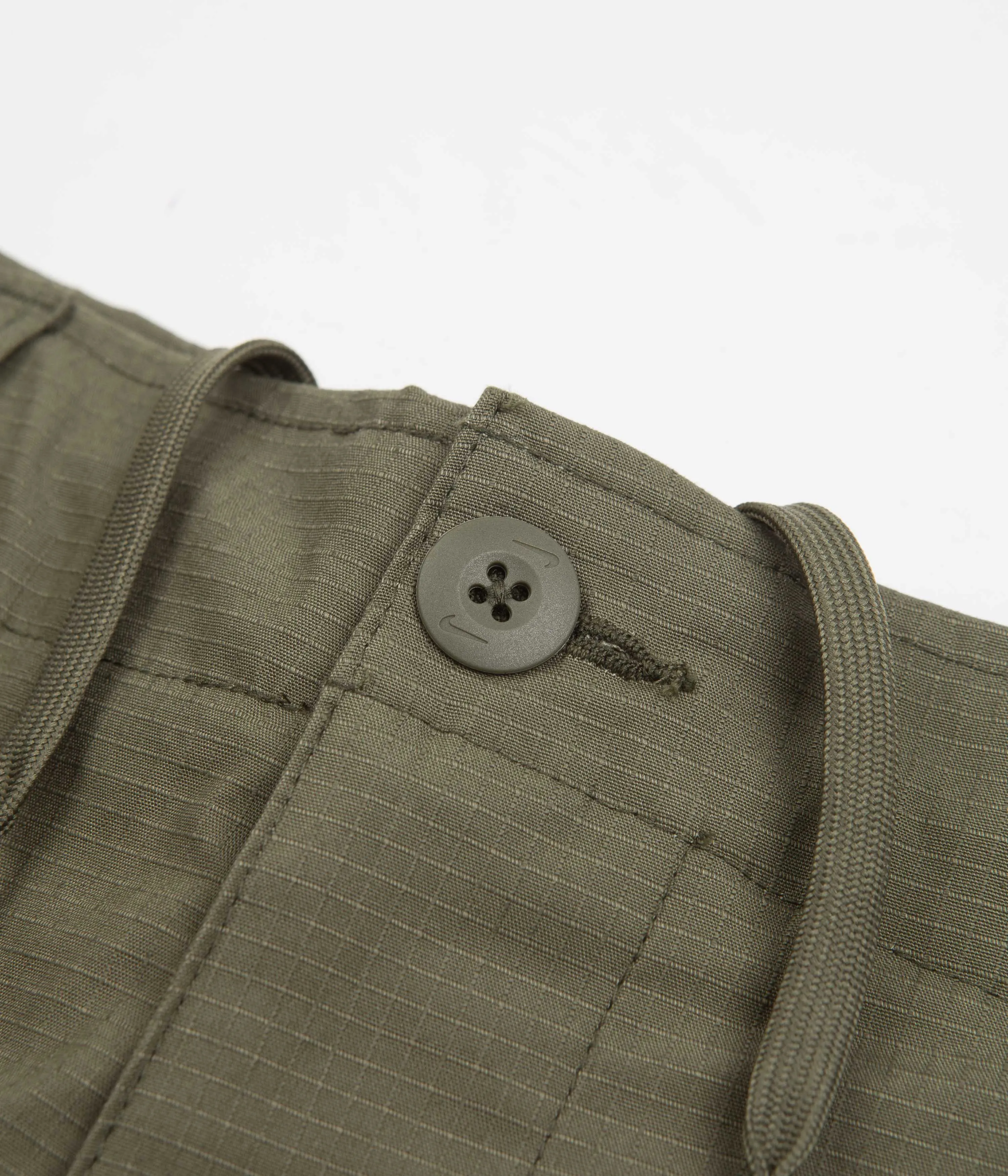 Nike SB Cargo Shorts - Medium Olive / White