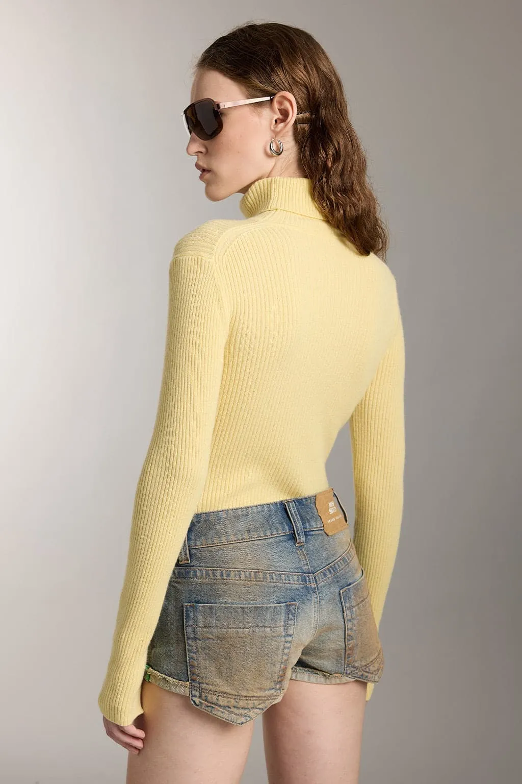 Turtleneck Wool Knit Top With Embroidered