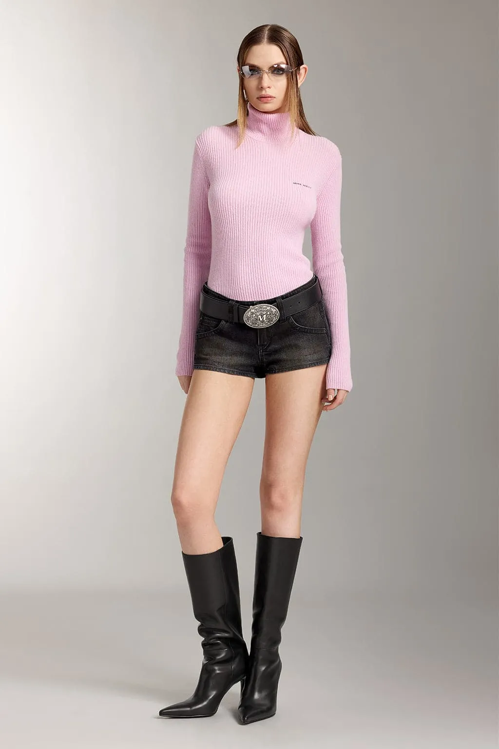 Turtleneck Wool Knit Top With Embroidered